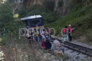 Οδοντωτός: Διπλή βλάβη στο τρενάκι, επιστρατεύθηκε και τρίτο βαγόνι για τους επιβάτες ΦΩΤΟ