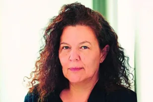 Λίλα Κονομάρα: Η αδελφική σχέση στο μικροσκόπιο