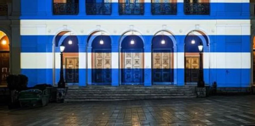 Τοπόσημα στα γαλανόλευκα: Πατρινός φωτογράφος «ζωγράφισε» την 28η Οκτωβρίου Τοπόσημα στα γαλανόλευκα: Πατρινός φωτογράφος «ζωγράφισε» την 28η Οκτωβρίου