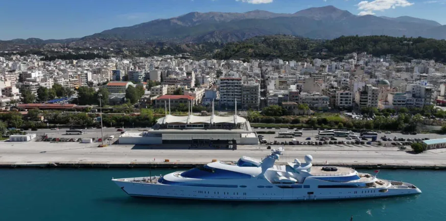 Το «YAS» έδεσε στο «Patradise» - Ατραξιόν για δύο εβδομάδες - Φωτογραφίες/βίντεο Το «YAS» έδεσε στο «Patradise» - Ατραξιόν για δύο εβδομάδες - Φωτογραφίες/βίντεο