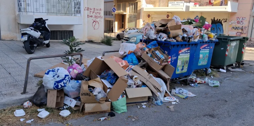 Τι συμβαίνει με τους γεμάτους κάδους στην Πάτρα; Μπαίνει σειρά με την αποκομιδή Τι συμβαίνει με τους γεμάτους κάδους στην Πάτρα; Μπαίνει σειρά με την αποκομιδή