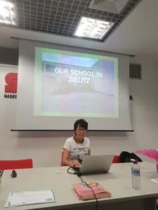 H καθηγήτρια Ούτε Φρουθ στην «Π»: «Ειρήνη για μένα και τα παιδιά μου»