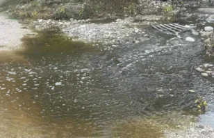 Δρέπανο: Ο Βολιναίος κατεβάζει περίεργα υγρά με άσχημη μυρωδιά, ανησυχία στην περιοχή - Φωτογραφίες