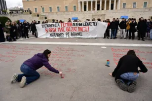 Βελόπουλος κατά Κυβέρνησης για τις ποινές για τον «Αγνωστο Στρατιώτη»