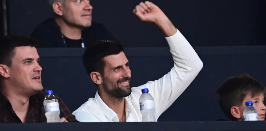 Τζόκοβιτς: «Είναι τιμή μου να ζω στην Αθήνα» - Τραγούδησε συνθήματα στο ΣΕΦ