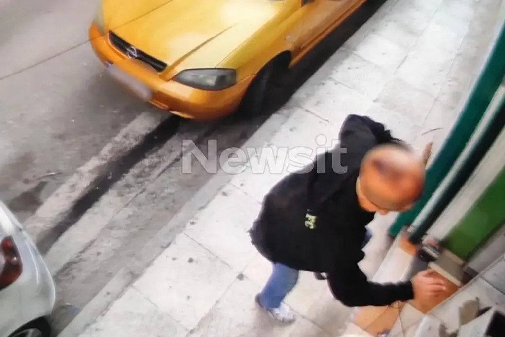 Ντοκουμέντα από τον Αγ. Παντελεήμονα με τον 48χρονο γεμάτο αίματα να ζητά βοήθεια μετά τη δολοφονία του 31χρονου