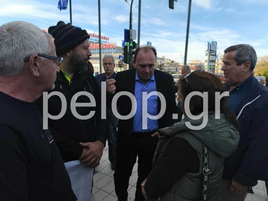 Πάτρα: Αγρότες και κτηνοτρόφοι διαμαρτύρονται για αποζημιώσεις, πυρκαγιές και τον ΟΠΕΚΕΠΕ ΦΩΤΟ-ΒΙΝΤΕΟ Πάτρα: Αγρότες και κτηνοτρόφοι διαμαρτύρονται για αποζημιώσεις, πυρκαγιές και τον ΟΠΕΚΕΠΕ ΦΩΤΟ-ΒΙΝΤΕΟ