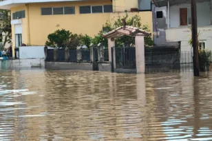Κακοκαιρία: Δεκάδες κλήσεις στην Πυροσβεστική για βοήθεια στην Αιτωλοακαρνανία