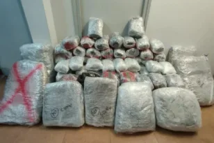 Νύχτα, βουνό, 200 κιλά κάνναβης: Ο οδηγός άφησε το αυτοκίνητο και έγινε «καπνός» στην Κόνιτσα ΦΩΤΟ