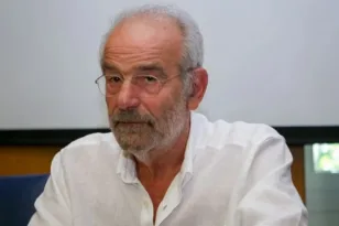 Αλαβάνος: «Δεν είναι Αριστερά ο Τσίπρας, εγώ ασχολούμαι με σοβαρές υποθέσεις της πολιτικής»