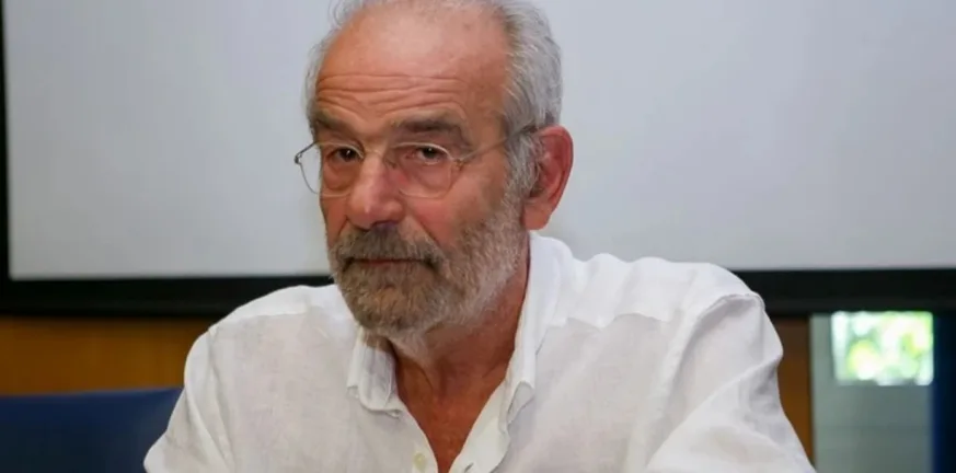Αλαβάνος: «Δεν είναι Αριστερά ο Τσίπρας, εγώ ασχολούμαι με σοβαρές υποθέσεις της πολιτικής» Αλαβάνος: «Δεν είναι Αριστερά ο Τσίπρας, εγώ ασχολούμαι με σοβαρές υποθέσεις της πολιτικής»