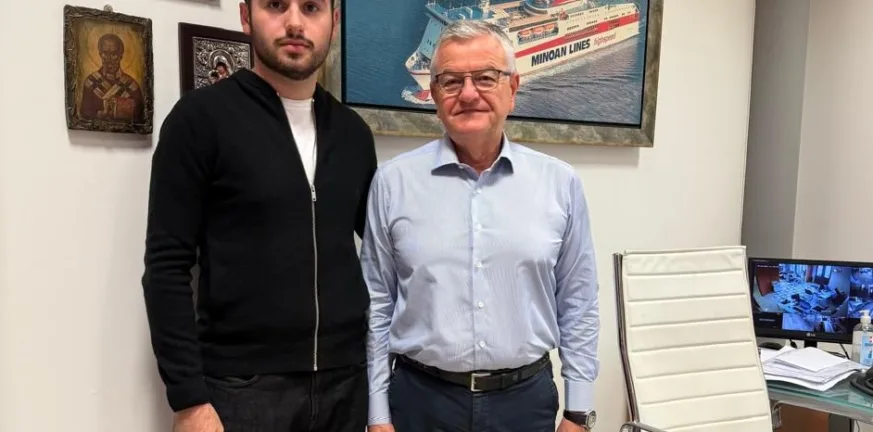 Ο Δημήτρης Αλεξόπουλος στέκεται στο πλευρό του Αντώνη Κουνάβη Ο Δημήτρης Αλεξόπουλος στέκεται στο πλευρό του Αντώνη Κουνάβη