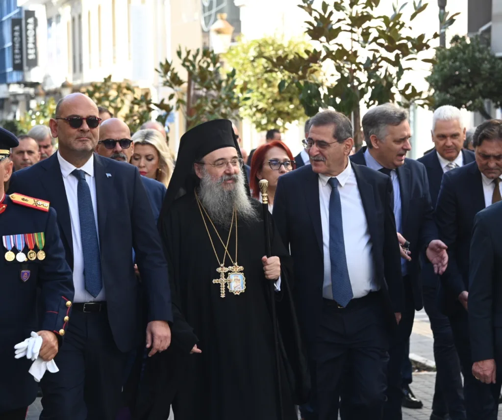 Πάτρα: Η δημοτική αρχή στις εκδηλώσεις για την επέτειο της 28ης Οκτωβρίου Πάτρα: Η δημοτική αρχή στις εκδηλώσεις για την επέτειο της 28ης Οκτωβρίου