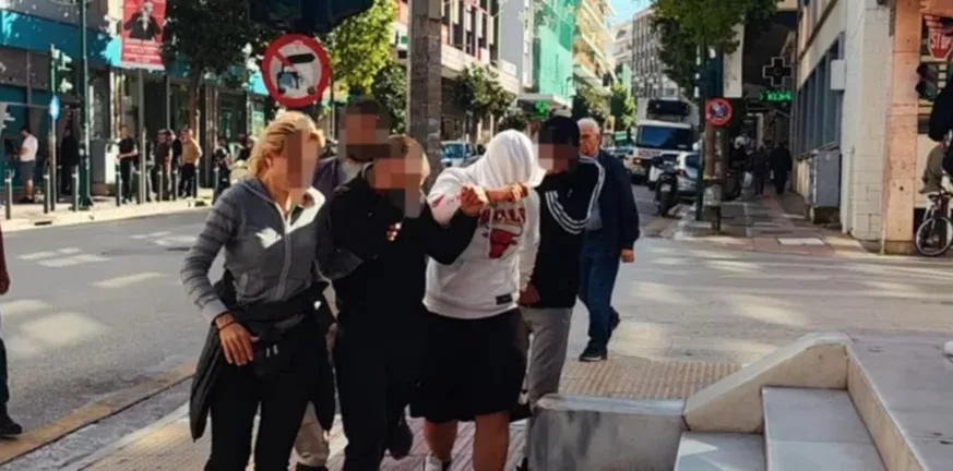 Πάτρα - Απόπειρα ανθρωποκτονίας: Τι θα υποστηρίξει στην απολογία του ο 17χρονος κατηγορούμενος