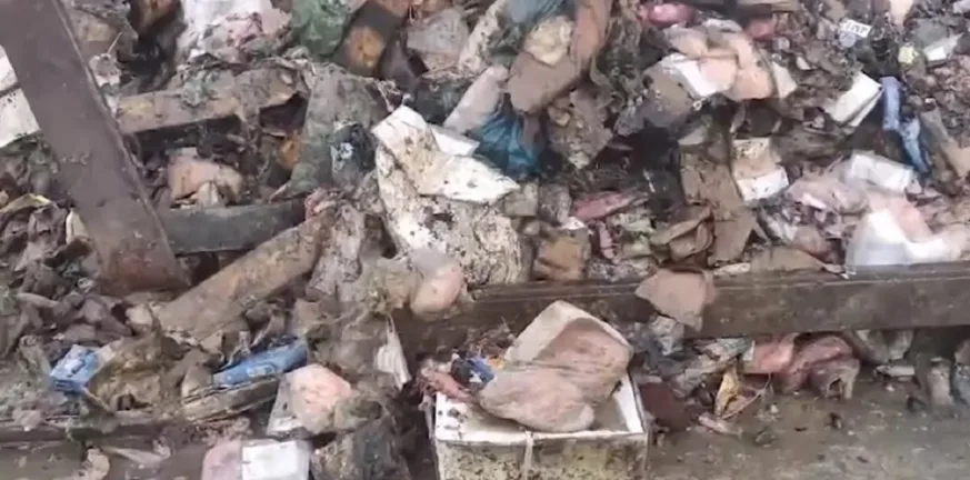 Περιβαλλοντικό σκάνδαλο στον Λούρο: 200 τόνοι αποβλήτων από την Κέρκυρα θάφτηκαν δίπλα στο ποτάμι Περιβαλλοντικό σκάνδαλο στον Λούρο: 200 τόνοι αποβλήτων από την Κέρκυρα θάφτηκαν δίπλα στο ποτάμι