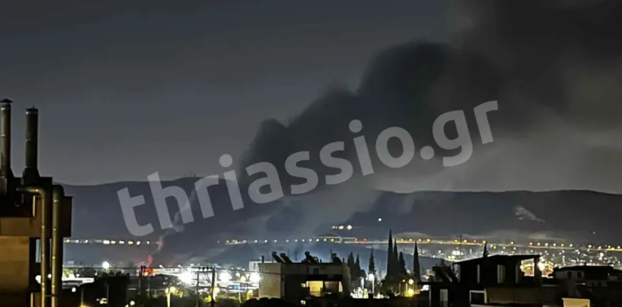Ασπρόπυργος: Φωτιά δίπλα στην πίστα καρτ, ακούγονται εκρήξεις Ασπρόπυργος: Φωτιά δίπλα στην πίστα καρτ, ακούγονται εκρήξεις