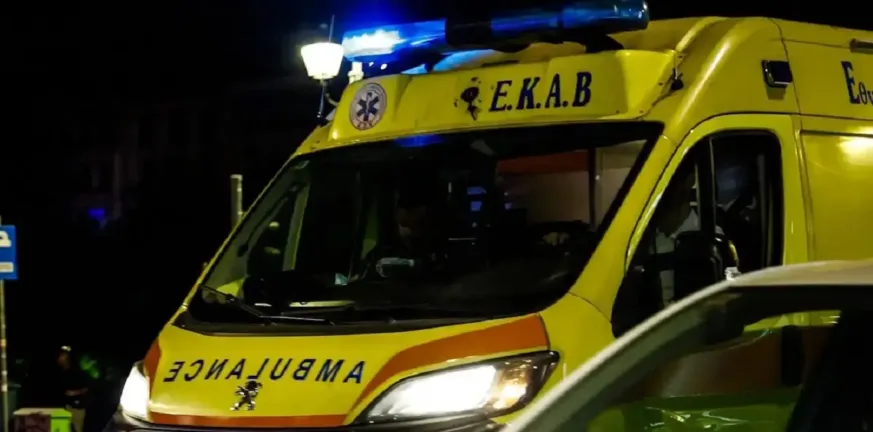 Τροχαίο στο Μενίδι: Αυτοκίνητο «καρφώθηκε» σε δέντρο - Σοβαρά τραυματίας ο οδηγός Τροχαίο στο Μενίδι: Αυτοκίνητο «καρφώθηκε» σε δέντρο - Σοβαρά τραυματίας ο οδηγός