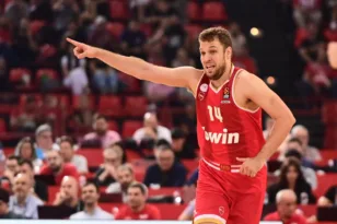 Euroleague: MVP της αγωνιστικής για 15η φορά o Σάσα Βεζένκοφ ΒΙΝΤΕΟ