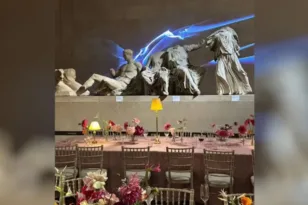 Η ασέβεια του Βρετανικού Μουσείου να παραθέσει δείπνο στην αίθουσα των Γλυπτών του Παρθενώνα