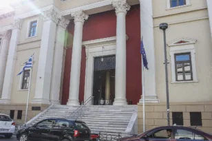 Ασφυκτικός θάνατος κηπουρού από τραγική αμέλεια: Καταδίκη ιδιοκτητών βίλας στο Ρίο
