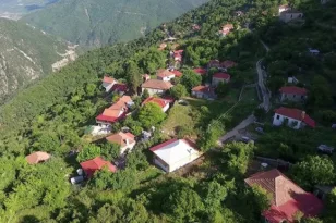 Διπλάτανος Θέρμου: Το χωριό που επιμένει να ζει