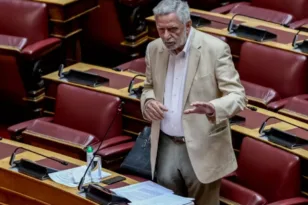 O Δρίτσας παίρνει την έδρα Τσίπρα: «Δεν υπήρχε άλλη επιλογή»