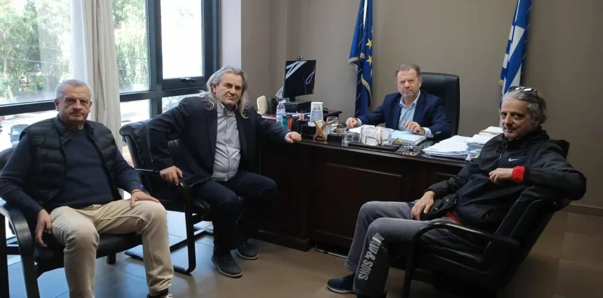Πάτρα: Τα κενά εκπαιδευτικών στη συνάντηση με Δελέγκο Πάτρα: Τα κενά εκπαιδευτικών στη συνάντηση με Δελέγκο
