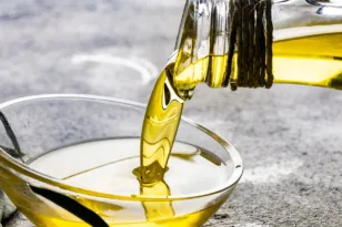 Το ελαιόλαδο «σύμμαχος» του εγκεφάλου: Μειώνει έως 28% τον κίνδυνο θανάτου από άνοια