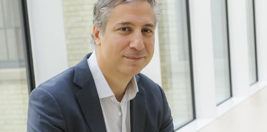 Ο καθηγητής του London Business Scholl Ηλίας Παπαϊωάννου στην «Π»: «Η ανισότητα γέννησε τον λαϊκισμό»