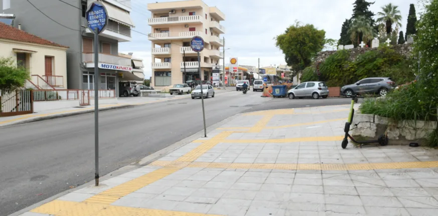 Σε εξέλιξη τα έργα του Δήμου Πατρέων στην Πανεπιστημίου: Νέα πεζοδρόμια και ασφαλτοστρώσεις ΦΩΤΟ