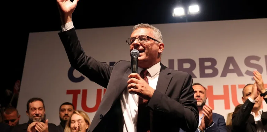 Politico: Ο Τουφάν Ερχιουμάν ανατρέπει τον Τατάρ και ανοίγει τον δρόμο για επανέναρξη συνομιλιών Politico: Ο Τουφάν Ερχιουμάν ανατρέπει τον Τατάρ και ανοίγει τον δρόμο για επανέναρξη συνομιλιών