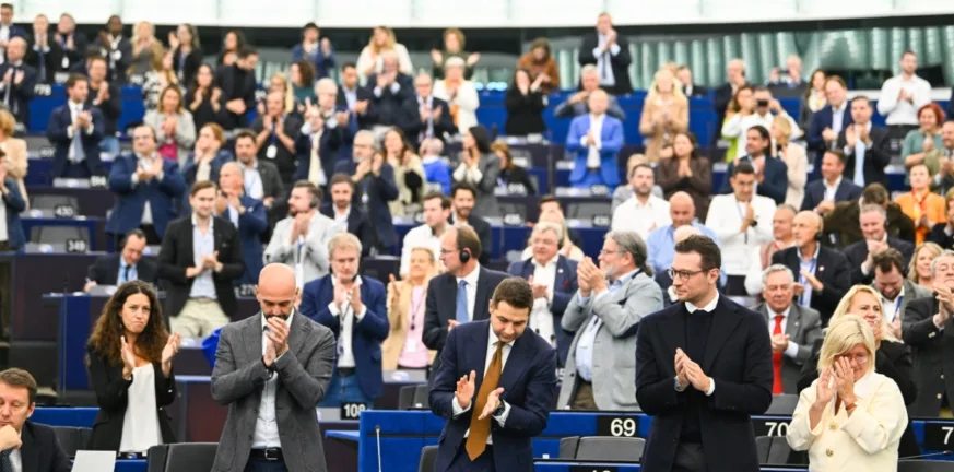 Ευρωπαϊκό Κοινοβούλιο: Απορρίφθηκαν οι προτάσεις μομφής κατά της Ούρσουλα φον ντερ Λάιεν Ευρωπαϊκό Κοινοβούλιο: Απορρίφθηκαν οι προτάσεις μομφής κατά της Ούρσουλα φον ντερ Λάιεν