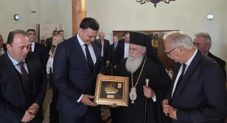 28η Οκτωβρίου: Λαμπρός εορτασμός στα Καλάβρυτα παρουσία Κικίλια ΦΩΤΟ 28η Οκτωβρίου: Λαμπρός εορτασμός στα Καλάβρυτα παρουσία Κικίλια ΦΩΤΟ