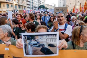 Βαλένθια: Λαϊκή οργή κατά των κυβερνώντων ότι τους άφησαν να πνιγούν…