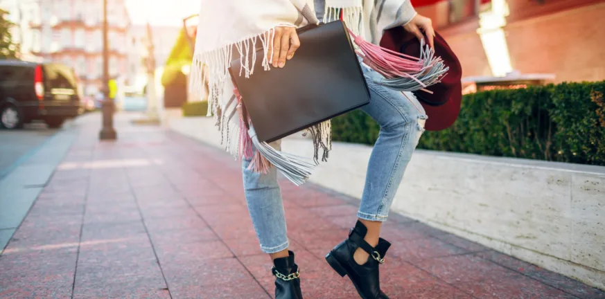 Flat Boots vs. Chelsea Boots: Ποιο Στυλ είναι το Κατάλληλο για Εσάς; Flat Boots vs. Chelsea Boots: Ποιο Στυλ είναι το Κατάλληλο για Εσάς;