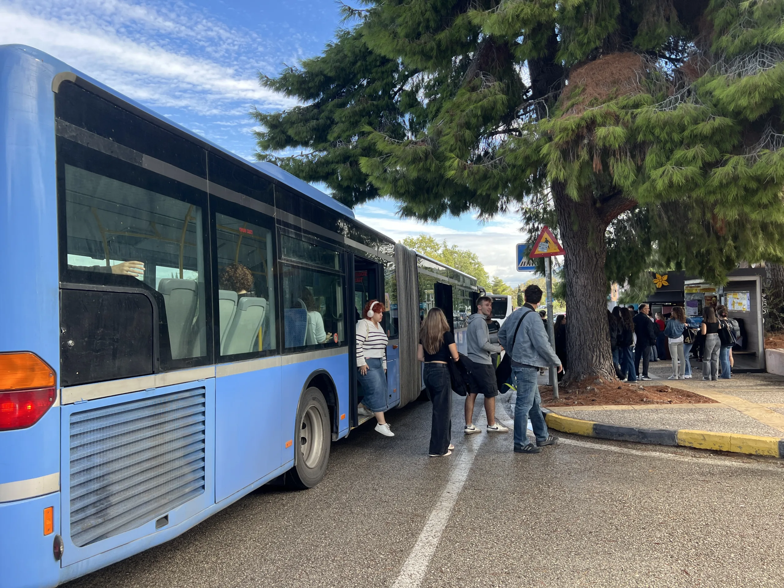 Ερώτηση Παπανδρέου και βουλευτών ΠΑΣΟΚ για το υψηλό κόστος μετακίνησης των φοιτητών της Πάτρας Ερώτηση Παπανδρέου και βουλευτών ΠΑΣΟΚ για το υψηλό κόστος μετακίνησης των φοιτητών της Πάτρας