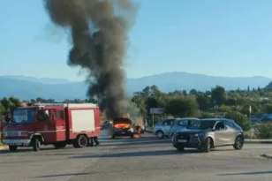 Πάτρα: Αυτοκίνητο τυλίχθηκε στις φλόγες έξω από το Πανεπιστημιακό Νοσοκομείο Ρίου