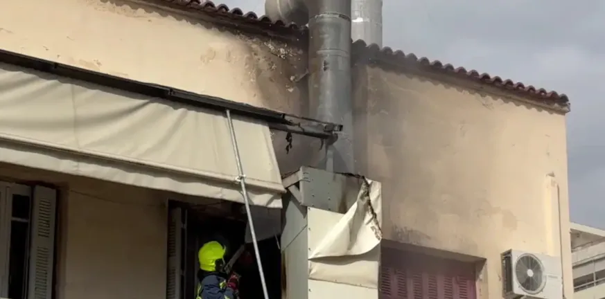 Πατήσια: Υπό έλεγχο φωτιά που ξέσπασε σε διαμέρισμα!