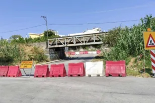 Αδιευκρίνιστο πότε θα παραδοθεί η γέφυρα Καστελλόκαμπου: Η καθυστέρηση συνεχίζεται στον προαστιακό της Πάτρας