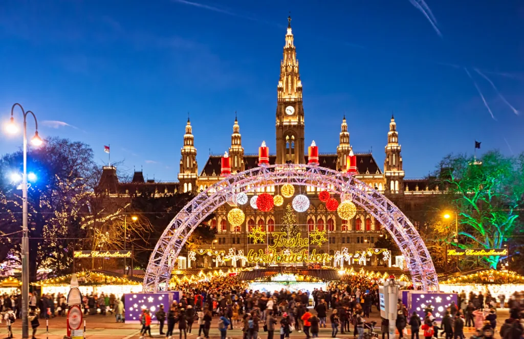 Χριστούγεννα στην Ευρώπη - Top 3 προορισμοί: Πράγα, Βιέννη, Βουδαπέστη Χριστούγεννα στην Ευρώπη - Top 3 προορισμοί: Πράγα, Βιέννη, Βουδαπέστη