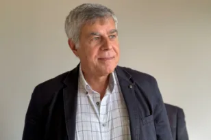 Όταν ο νέος διευθυντής του γραφείου του Νίκου Ανδρουλάκη αποθέωνε τον Κυριάκο Μητσοτάκη