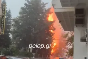 Ναύπακτος: Φωτιά στο Γρίμποβο από κεραυνό! ΒΙΝΤΕΟ