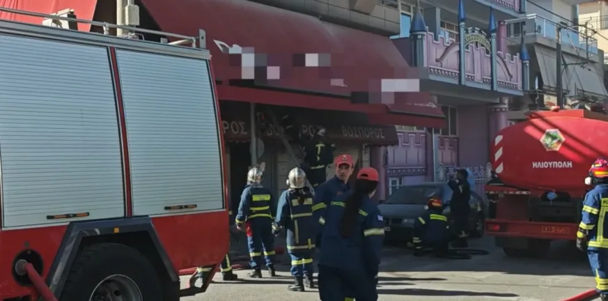 Ηλιούπολη: Φωτιά σε καφετέρια - Ξεκίνησε από το πατάρι του καταστήματος Ηλιούπολη: Φωτιά σε καφετέρια - Ξεκίνησε από το πατάρι του καταστήματος