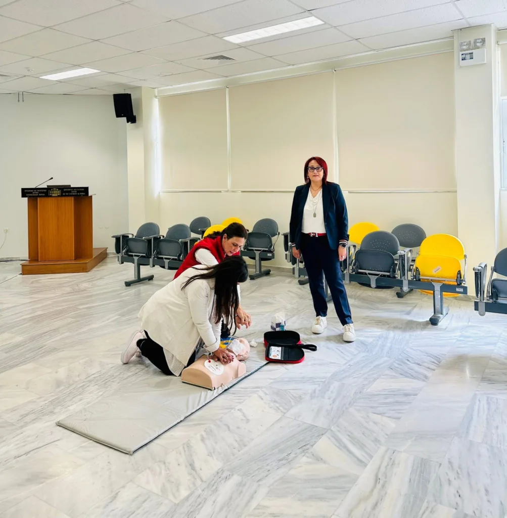 Εκπαιδευτικά σεμινάρια Βασικής Υποστήριξης της Ζωής και εκπαίδευσης στη χρήση Απινιδωτή από το Πανεπιστήμιο Πατρών