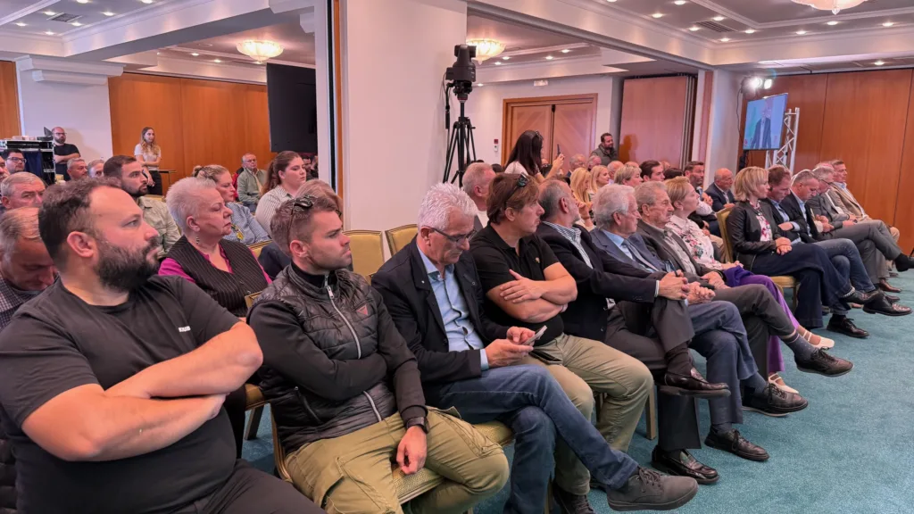 Ευρωπαίοι Σοσιαλιστές από την Πάτρα: Όχι στην ερήμωση της Υπαίθρου Ευρωπαίοι Σοσιαλιστές από την Πάτρα: Όχι στην ερήμωση της Υπαίθρου