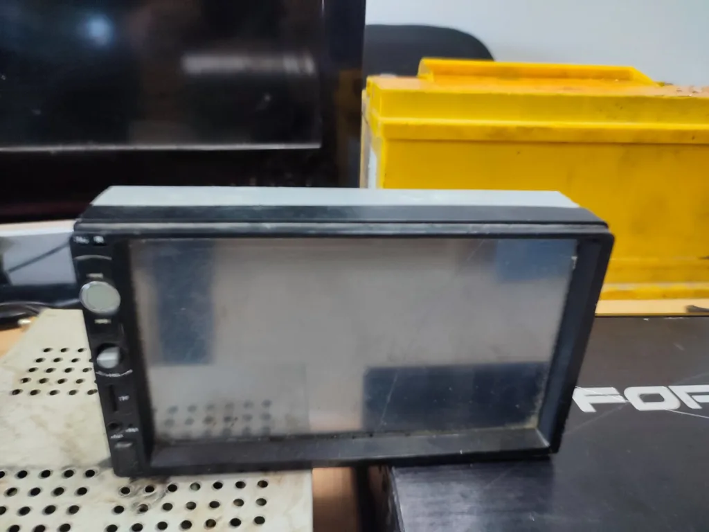 Ιδού τα κατασχεθέντα αντικείμενα της συμμορίας που είχε σαρώσει τον Πύργο - Ανήκει κάποιο σε εσάς; Ιδού τα κατασχεθέντα αντικείμενα της συμμορίας που είχε σαρώσει τον Πύργο - Ανήκει κάποιο σε εσάς;