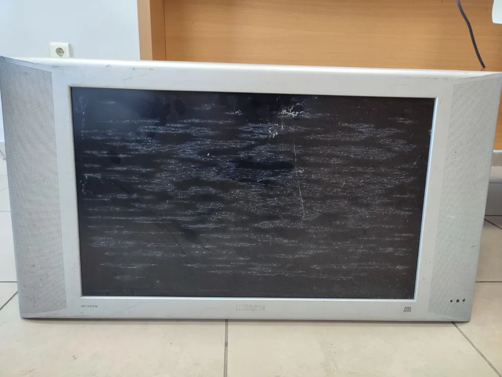 Ιδού τα κατασχεθέντα αντικείμενα της συμμορίας που είχε σαρώσει τον Πύργο - Ανήκει κάποιο σε εσάς; Ιδού τα κατασχεθέντα αντικείμενα της συμμορίας που είχε σαρώσει τον Πύργο - Ανήκει κάποιο σε εσάς;