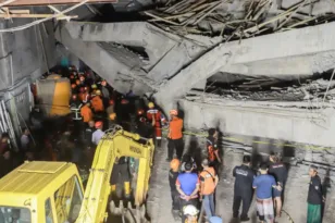 Ινδονησία: 54 νεκροί από την κατάρρευση σχολικού οικοτροφείου στην Ιάβα, συνεχίζονται οι έρευνες