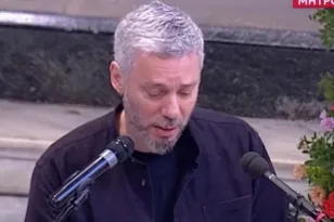 «Μου είπαν ότι καταργείς το πένθος, τότε εγώ για ποιον κλαίω;», δακρυσμένος συγκλόνισε στην κηδεία του Σαββόπουλου ο Αλκίνοος Ιωαννίδης