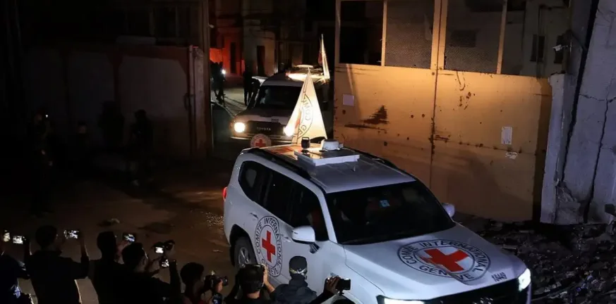 Σε τεντωμένο σχοινί η εκεχειρία στη Γάζα: Η Χαμάς αναβάλλει την παράδοση σορού ομήρου Σε τεντωμένο σχοινί η εκεχειρία στη Γάζα: Η Χαμάς αναβάλλει την παράδοση σορού ομήρου